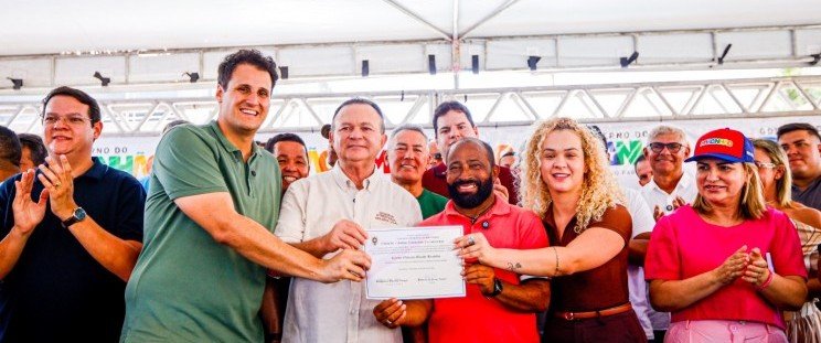 Em Peri-Mirim, Orleans participa de inaugurações do governo