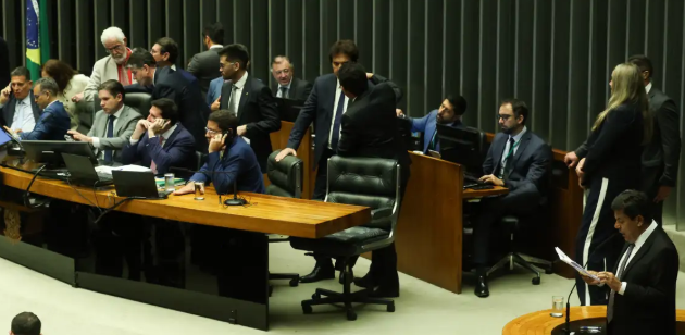 Câmara aprova em segundo turno PEC da Segurança Pública