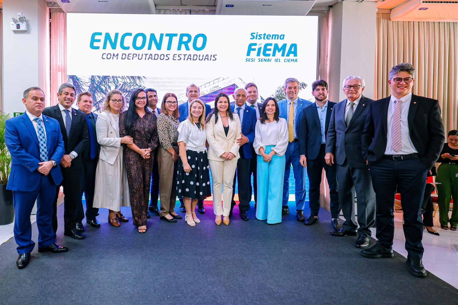 Iracema Vale participa do “Encontro de Trabalho com deputados estaduais”, promovido pela Fiema