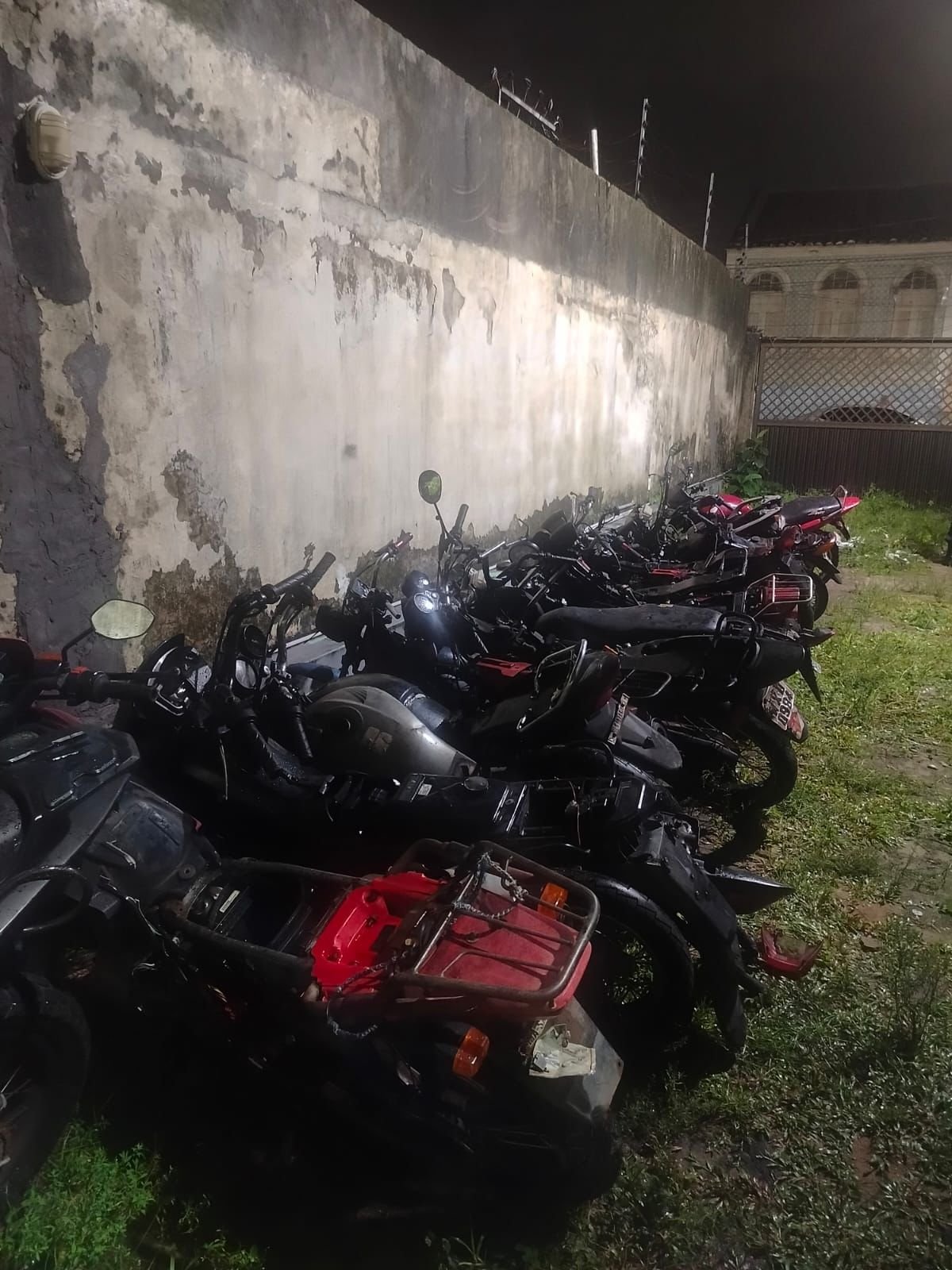 Polícia interdita desmanche em São Luís e apreende motos adulteradas