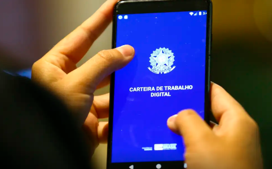 Desemprego no 2º trimestre é 5,4%, o menor já registrado no período